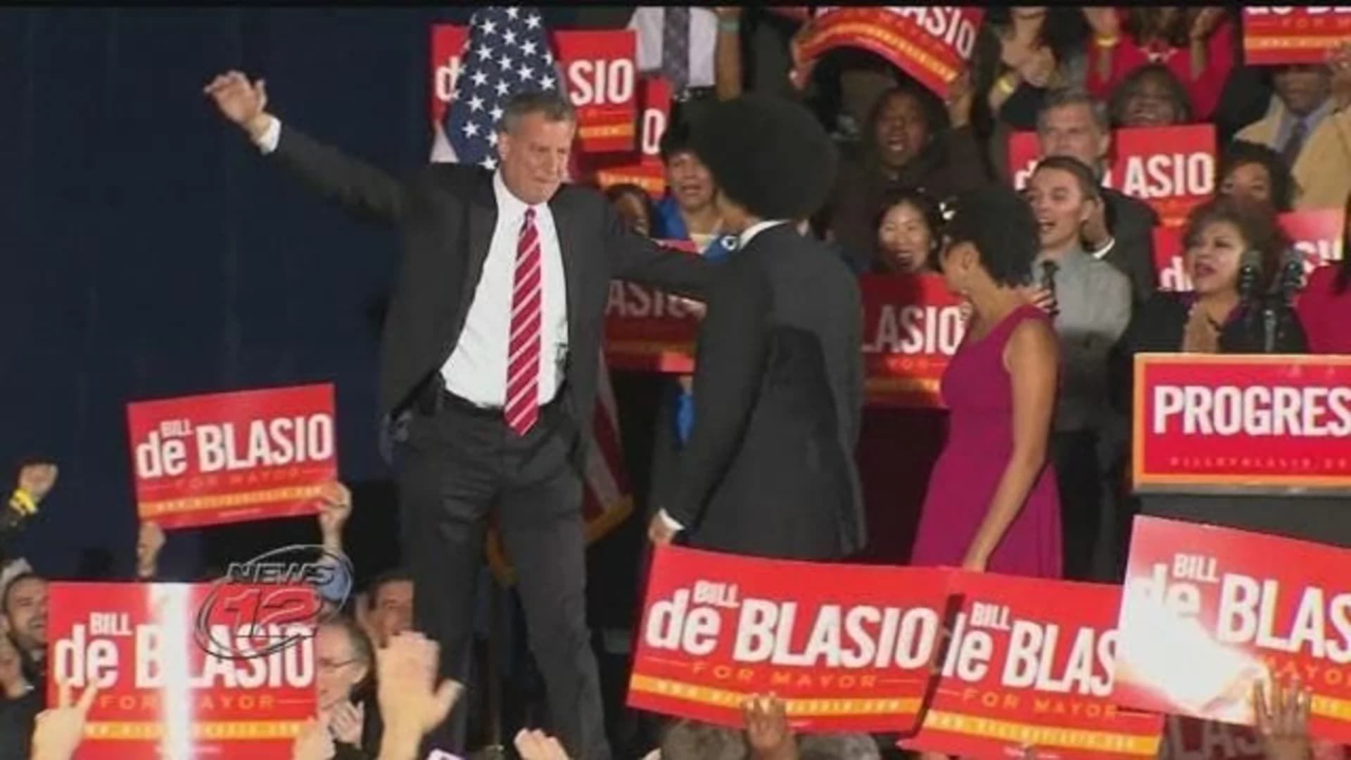 De Blasio tells Iowans he's considering a presidential run
