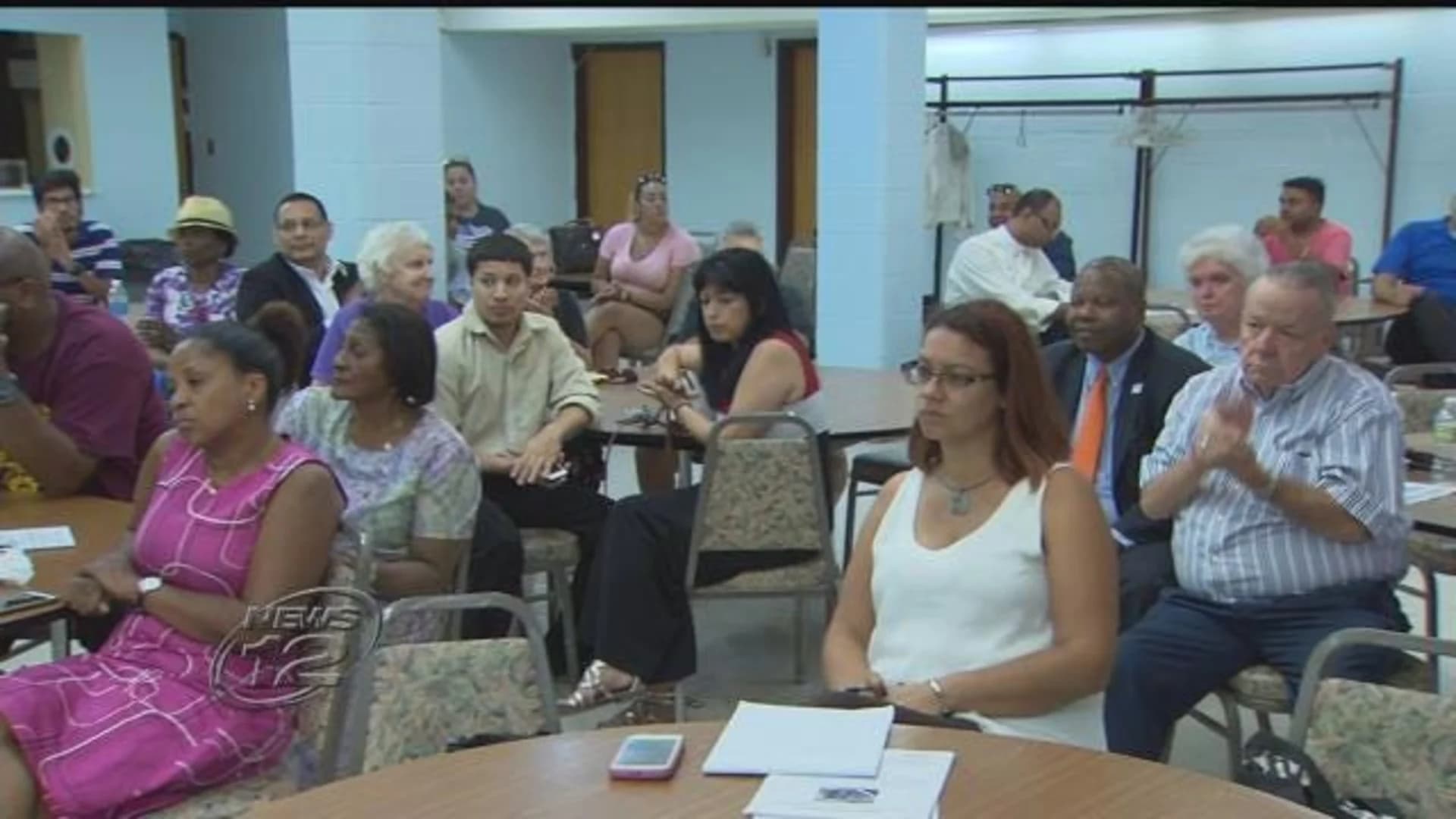 Residents, police meet to discuss community violence