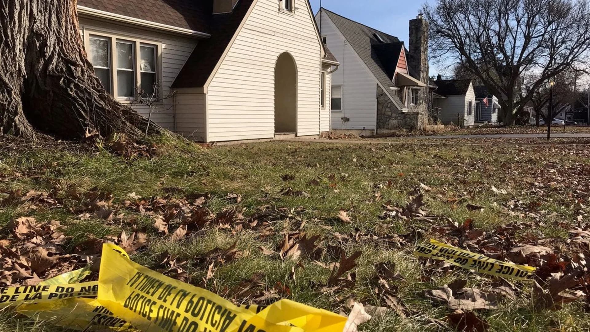 Police: Couple found dead after apparent murder-suicide in Middletown