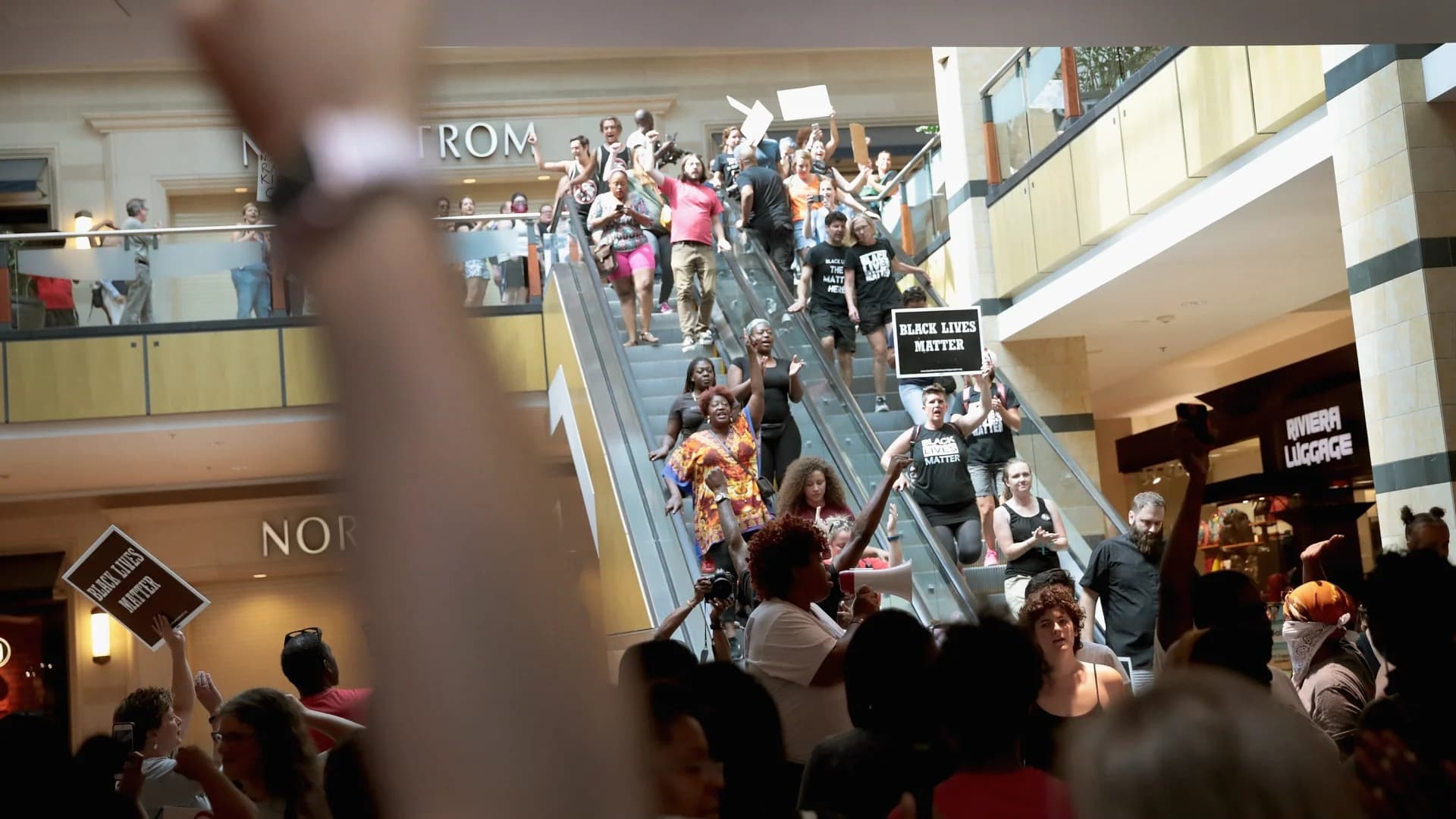 St. Louis protesters go to upscale malls, suburbs