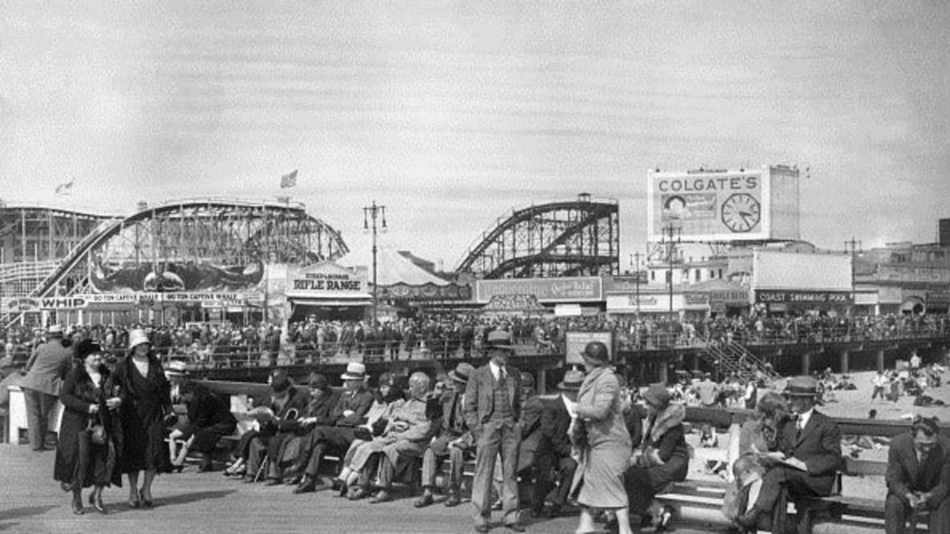 Historical photos of the Coney Island Boardwalk