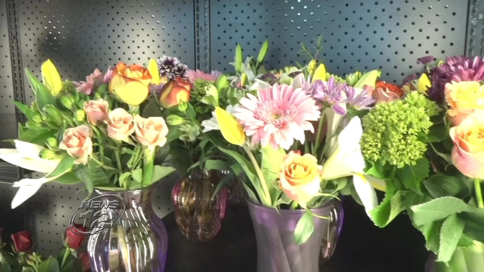 New Rochelle flower shop sees big Mother's Day business