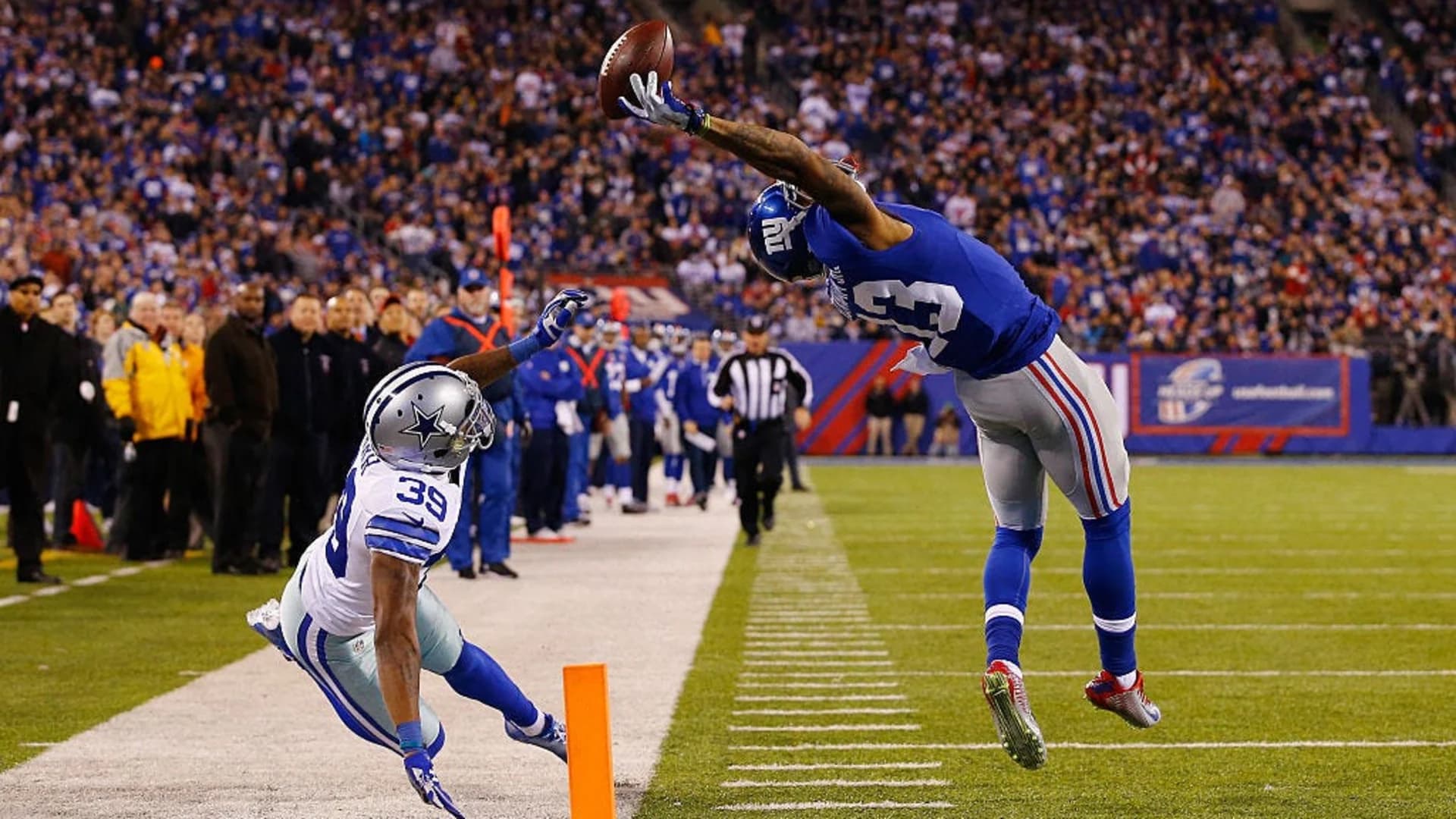 AP Sources: Browns to acquire star receiver Beckham from NY