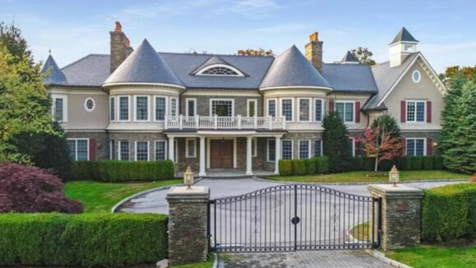 Former Yankee Mariano Rivera puts up Westchester mansion on the market