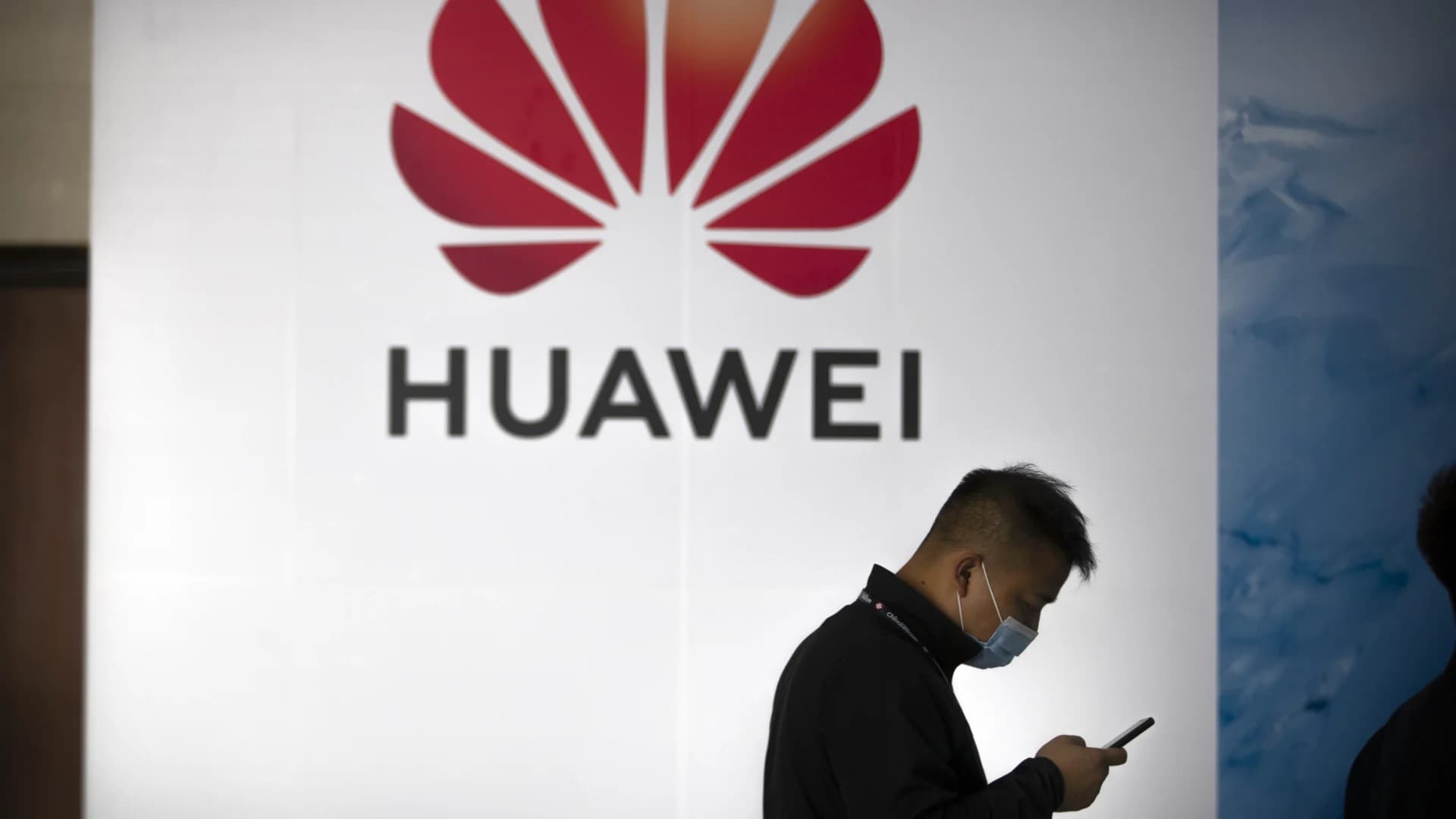 Chinese officers charged in plot to obstruct US Huawei probe