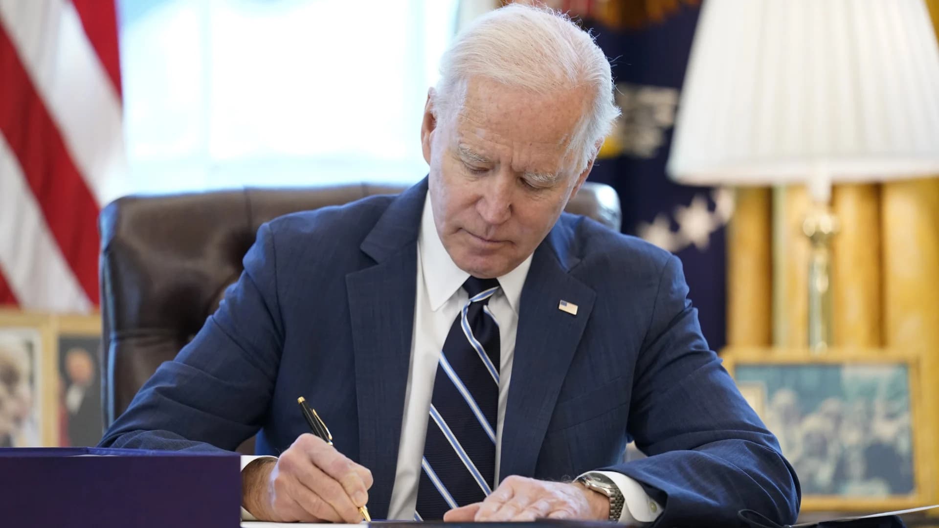 President Biden to send COVID shots to Mexico, Canada in first exports