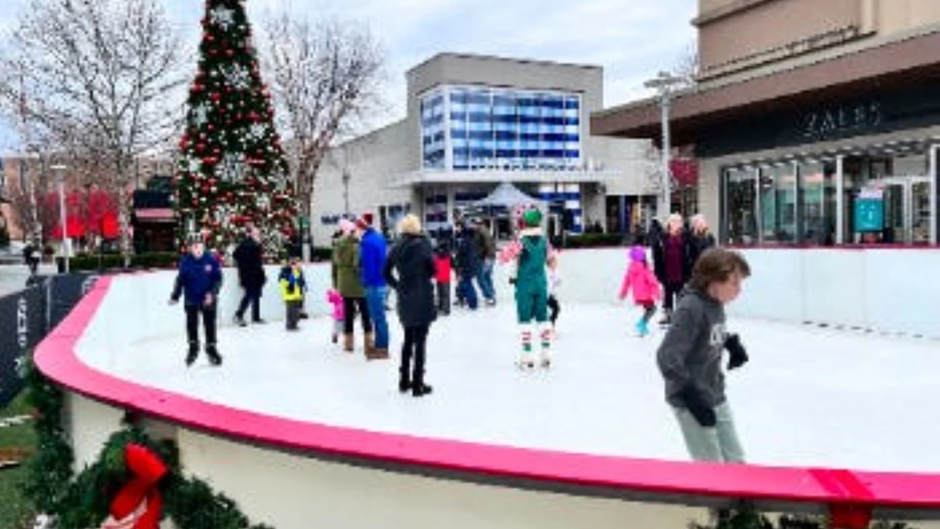 Pop-up ice skating rink to open next weekend in Westchester