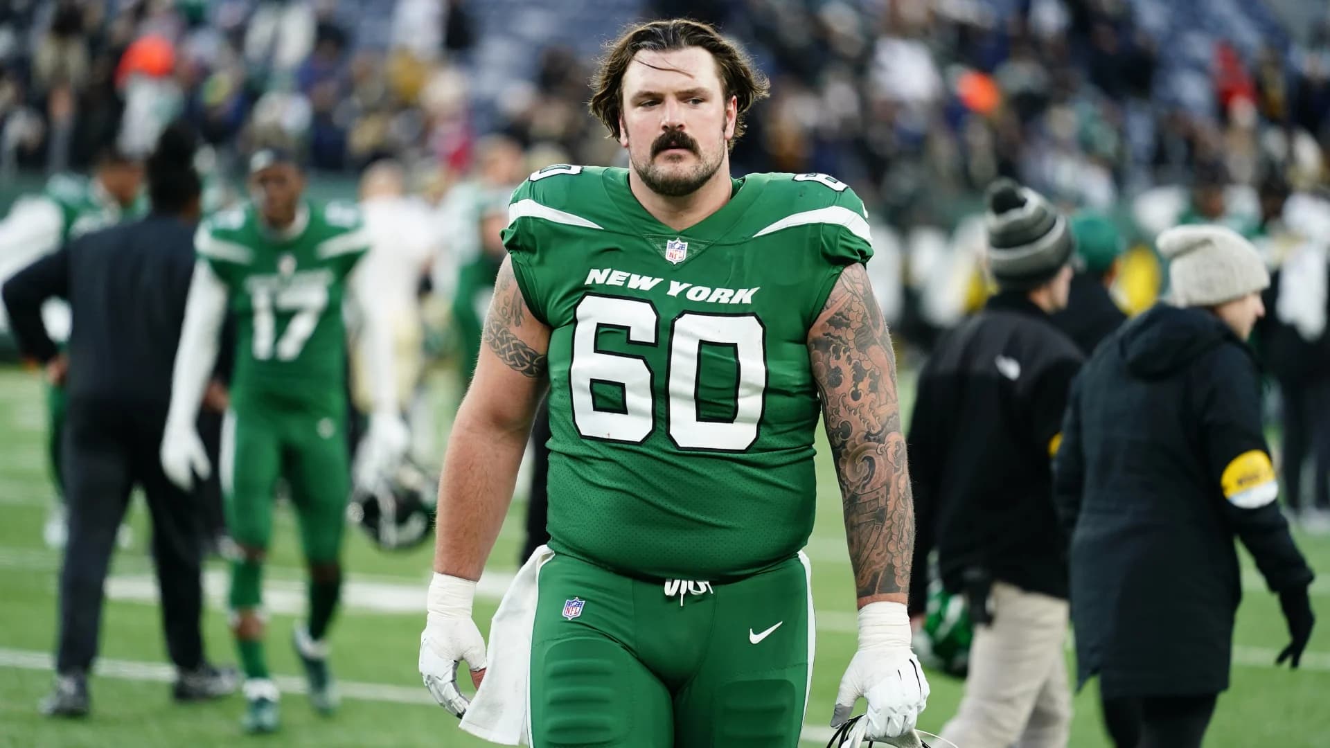 Jets address key need, re-sign center Connor McGovern