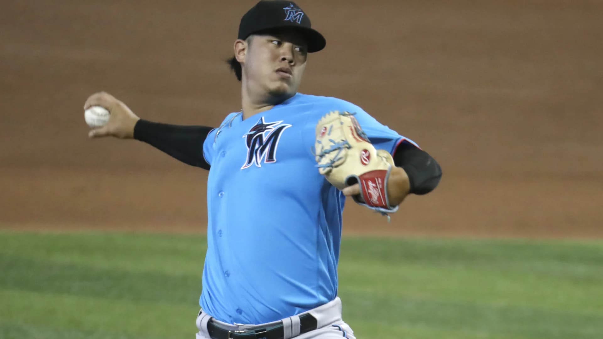 Mets get RHP Jordan Yamamoto from Marlins for minor leaguer