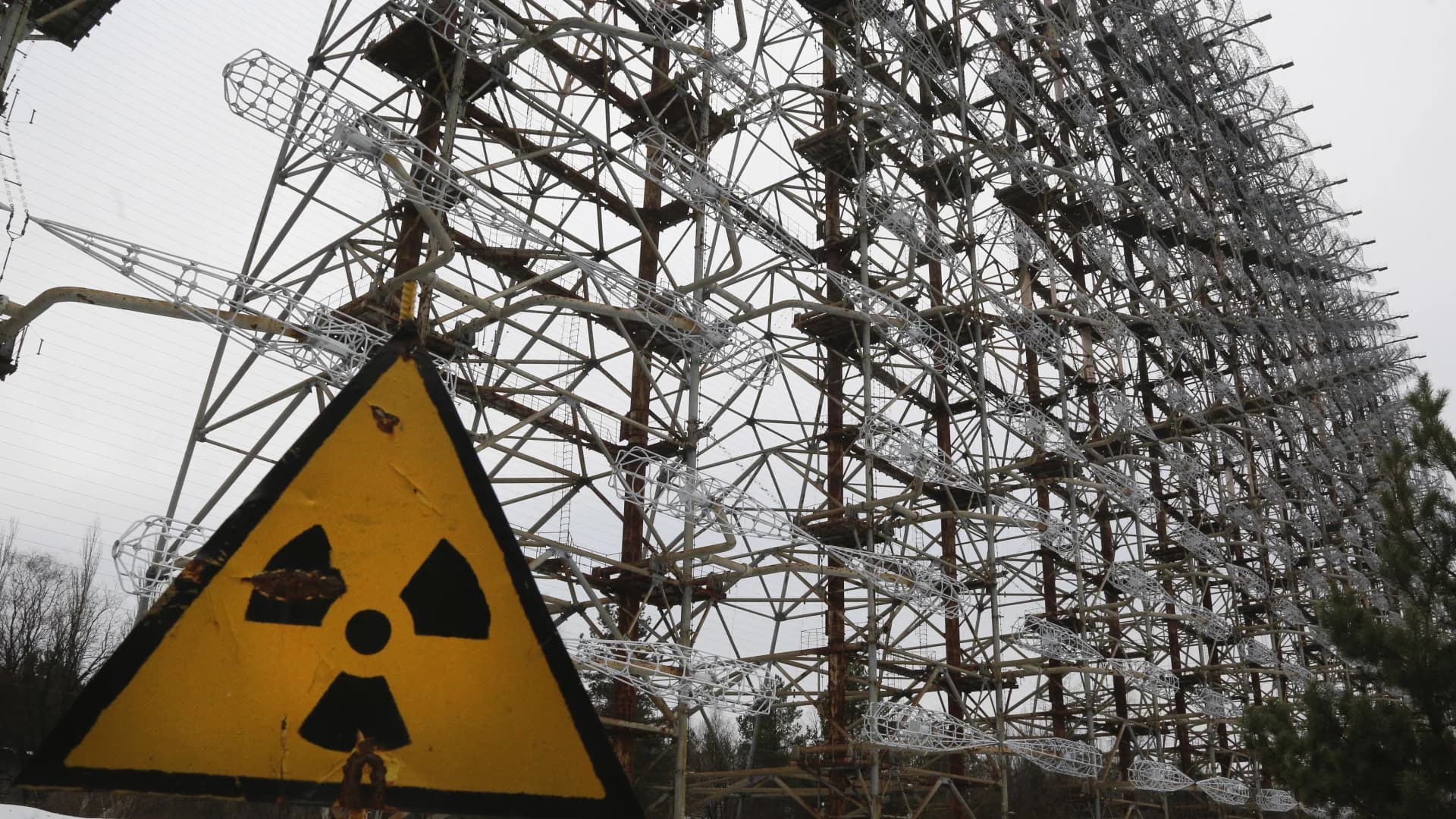 Ukraine: Russians leaving Chernobyl after radiation exposure