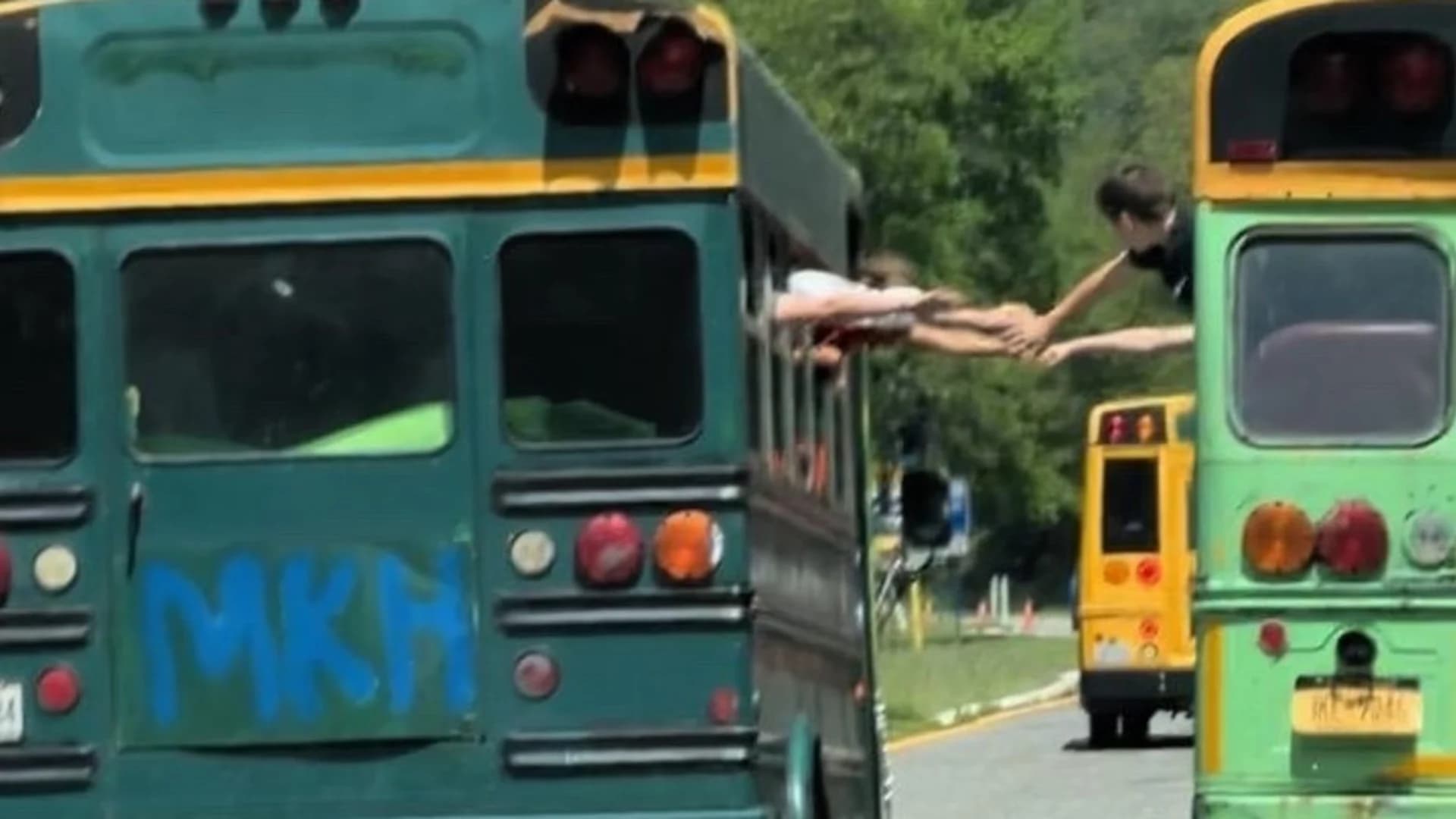 Caught on video: State police probe dangerous bus incident on Palisades Parkway
