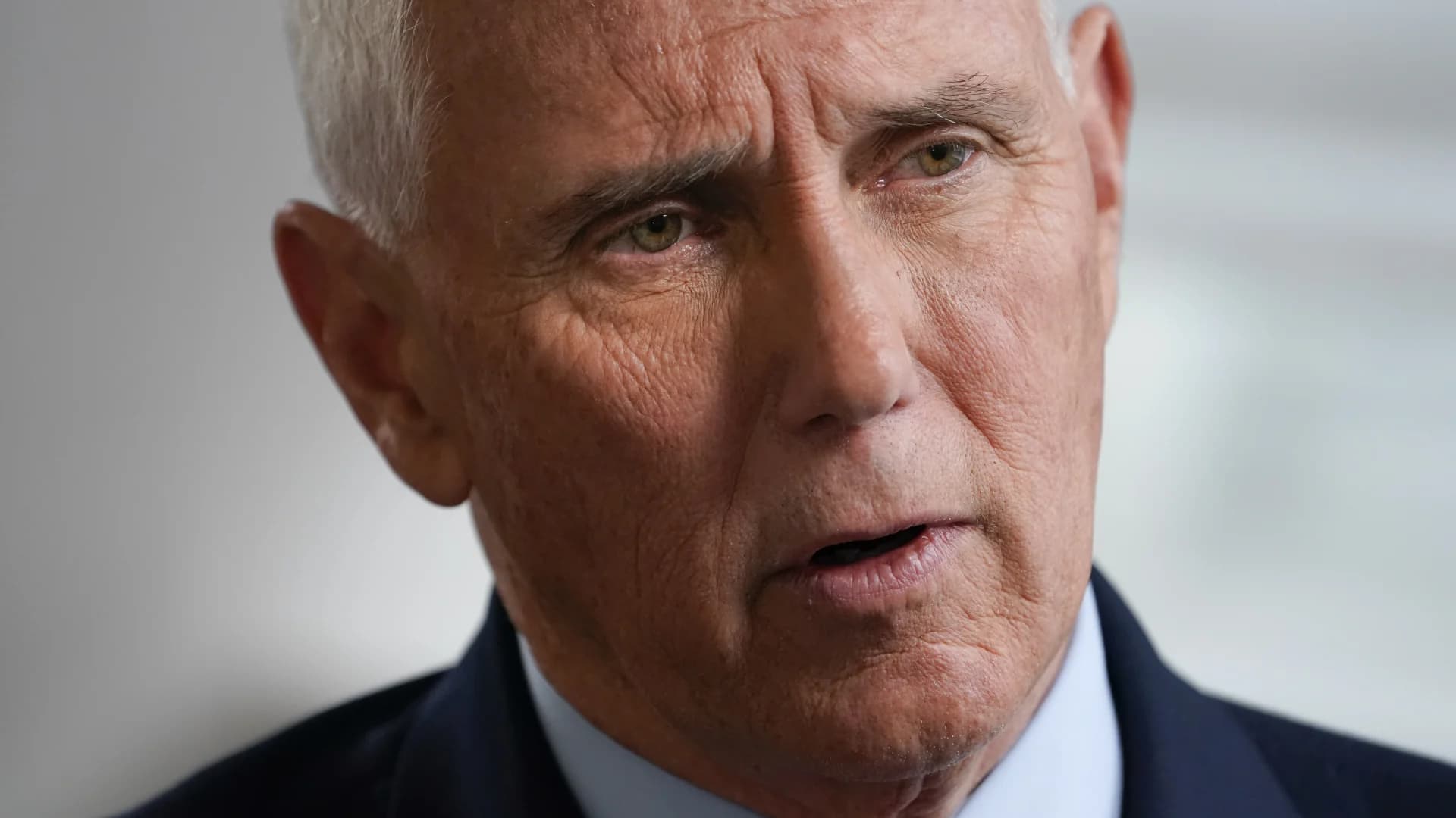 AP source: Pence subpoenaed by special counsel probing Trump  