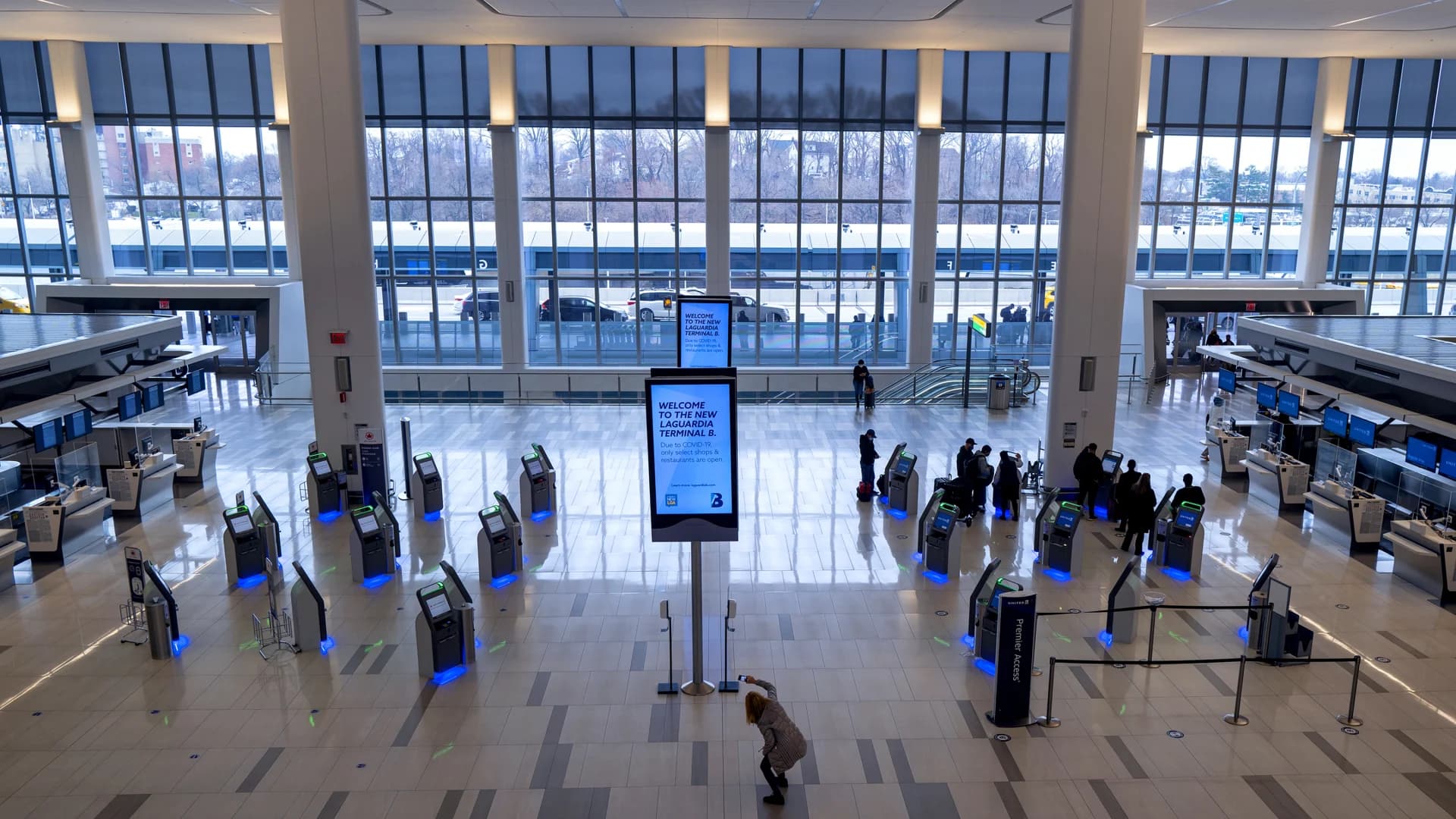 Bottoms up: 4 NYC startups are heading to New York-area airport terminals