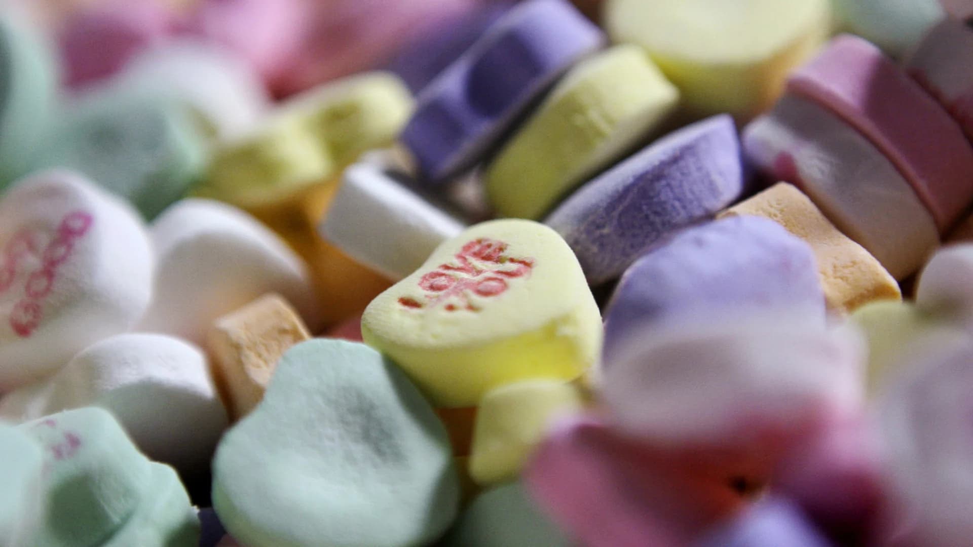 Candy is dandy: Candystore.com releases list of most popular Valentine's Day candy by state