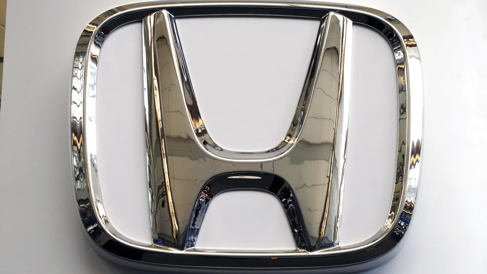 Honda recalling 500,000 vehicles to fix seat belt problem