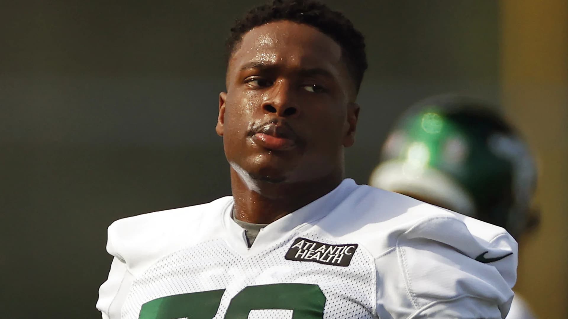 Jets lineman Cameron Clark has bruised spinal cord, should fully recover