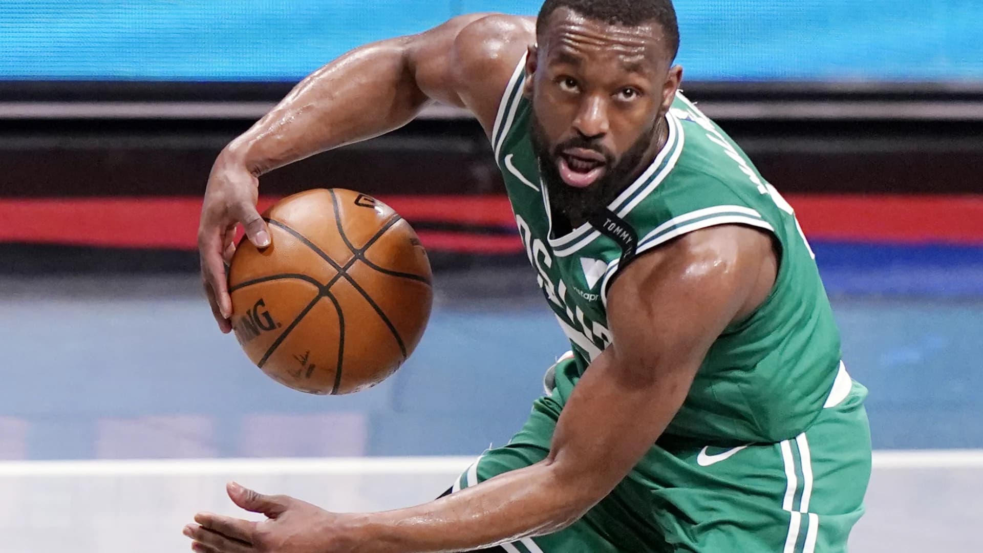 Celtics send Kemba Walker, 16th pick to Thunder for Al Horford