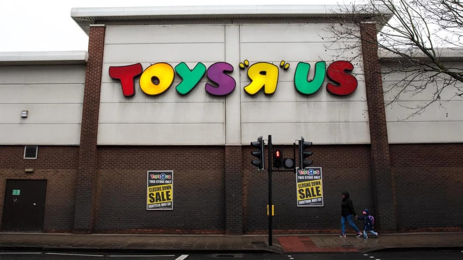 Toys R Us said to be planning to liquidate its US operations