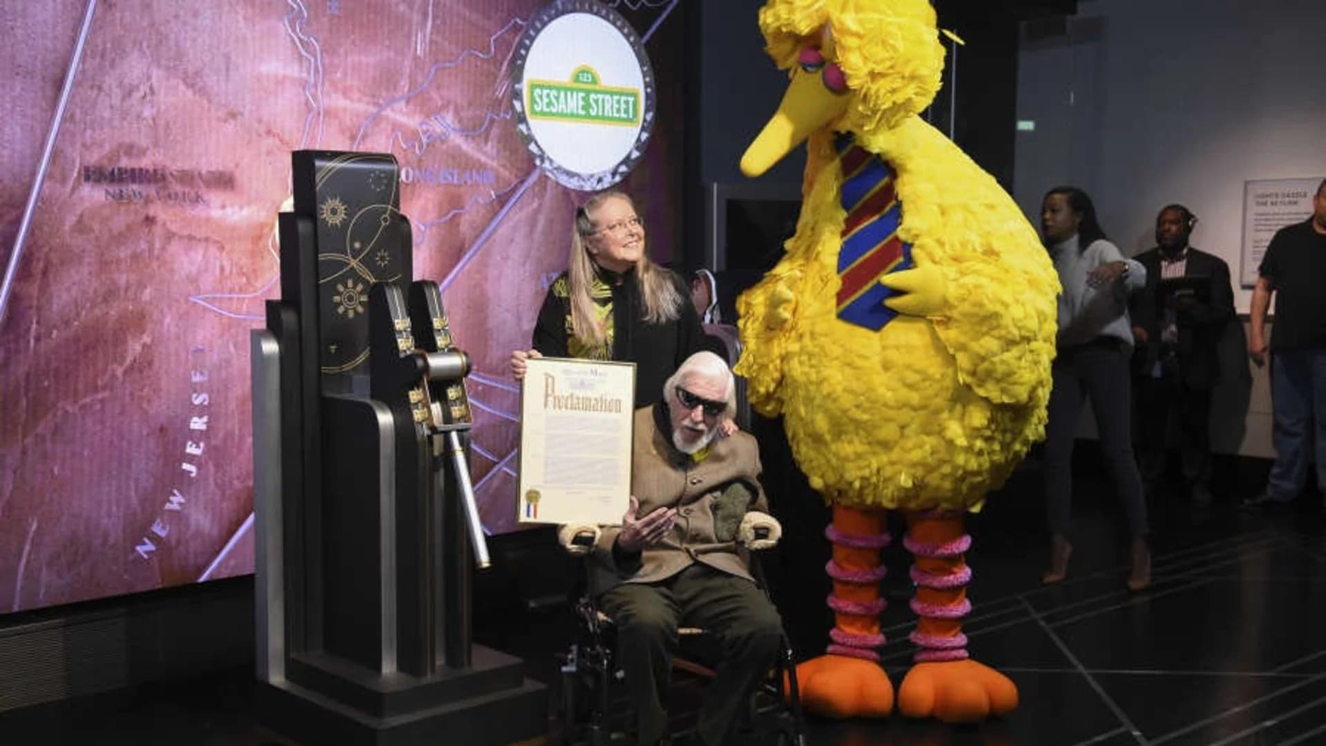 Sesame Street puppeteer Caroll Spinney dies at age 85